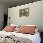 Boutique Entraigues فندق Uzès