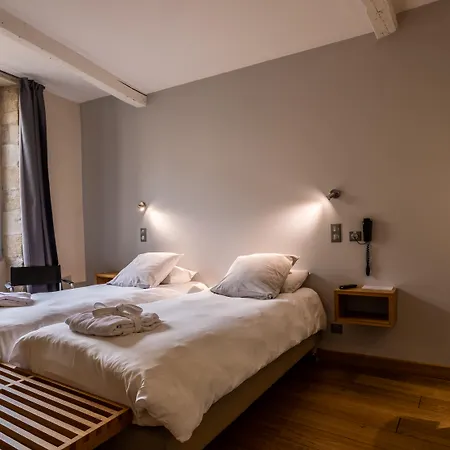 Hotel Boutique Entraigues 4*