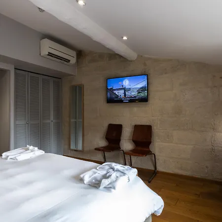 Hotel Boutique Entraigues 4*