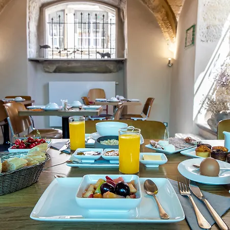 Boutique Entraigues 4*