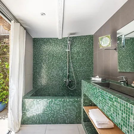 Boutique Entraigues Hotell