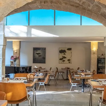 Hotel Boutique Entraigues 4*